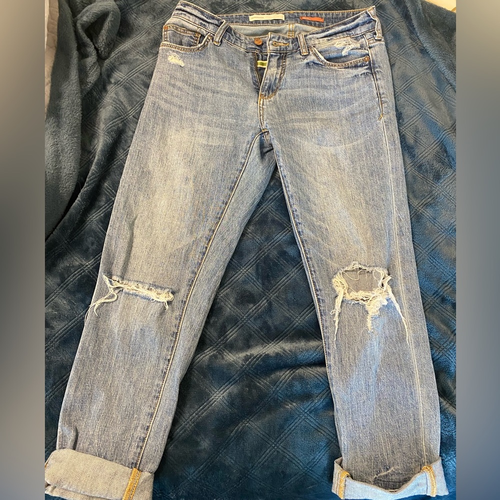 Stylish Blue Distressed Women's Jeans